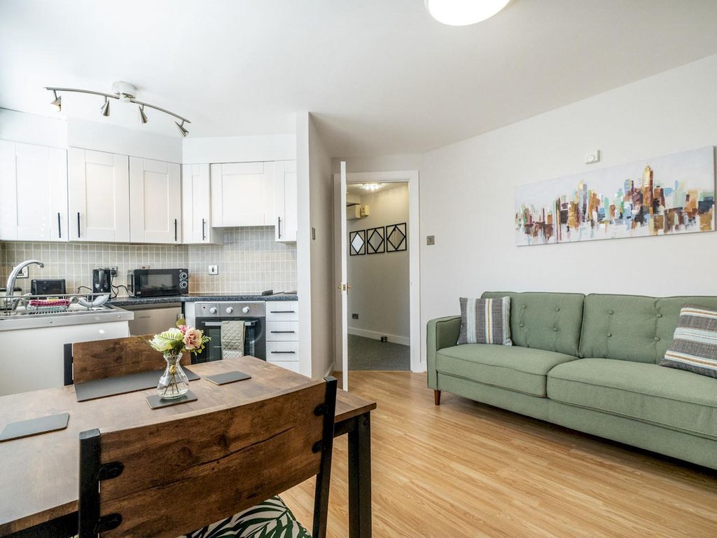 Property photo 1 of 20 Living Room