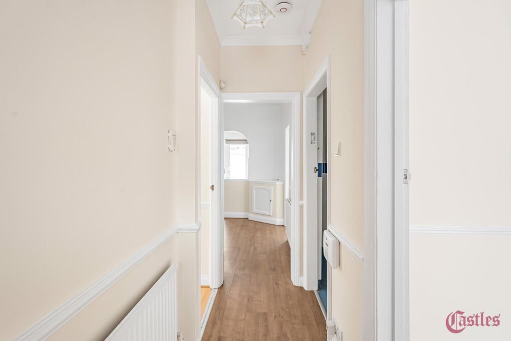 Property photo 2 of 23 Hallway