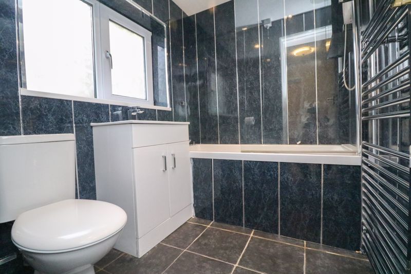 Property photo 3 of 9 Bathroom