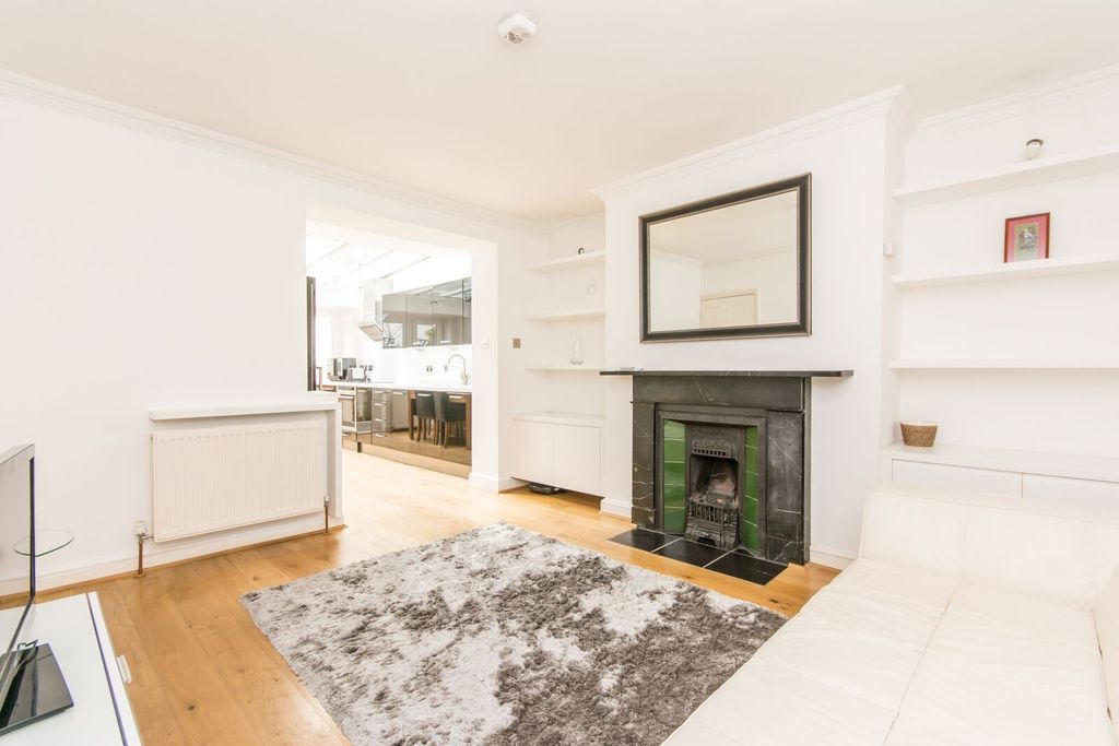 Property photo 1 of 8