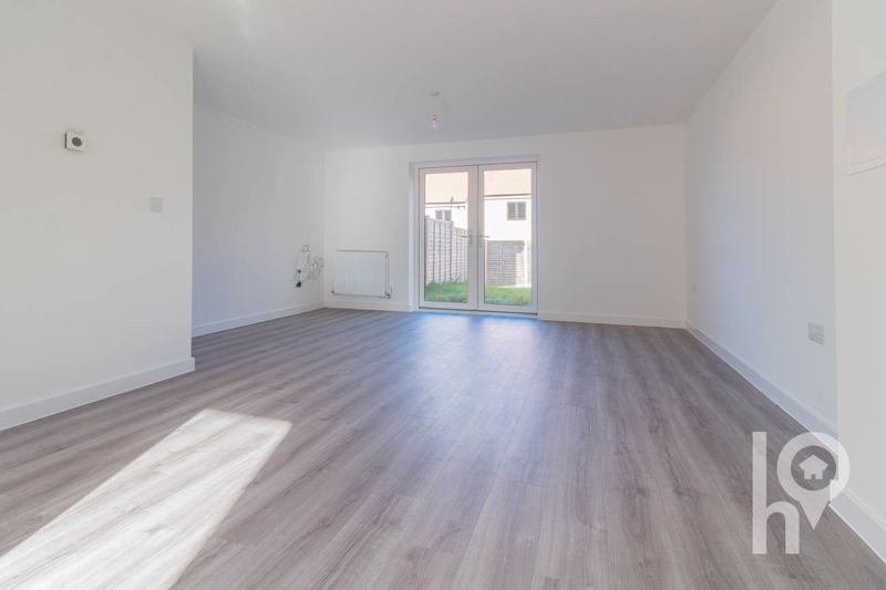 Property photo 2 of 10 Photo 3