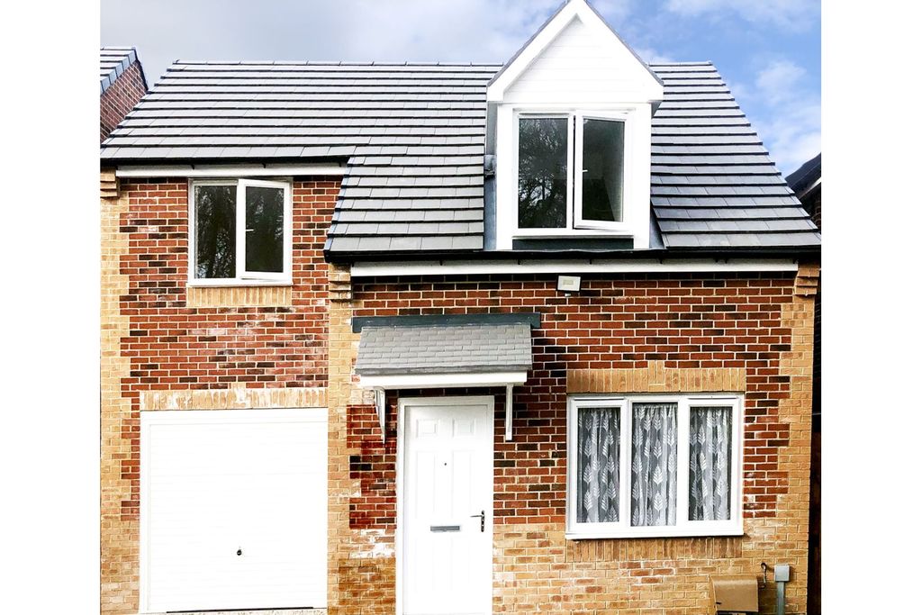 Property photo 1 of 7 Town House