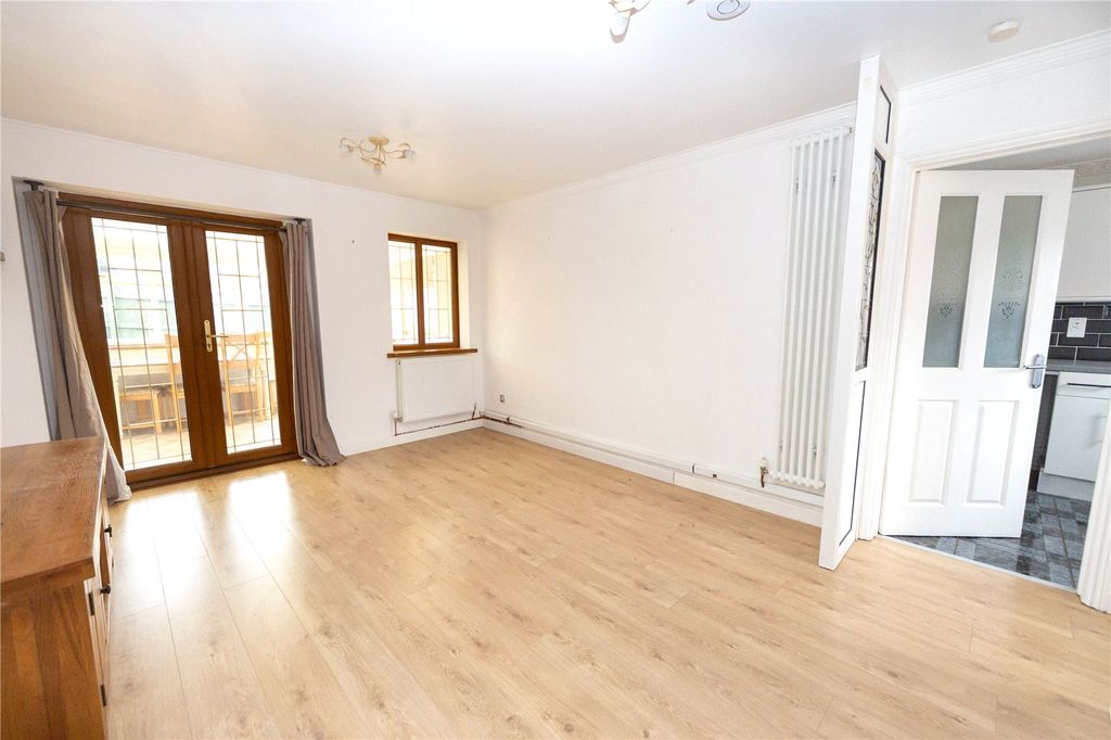 Property photo 3 of 26 Picture No. 18