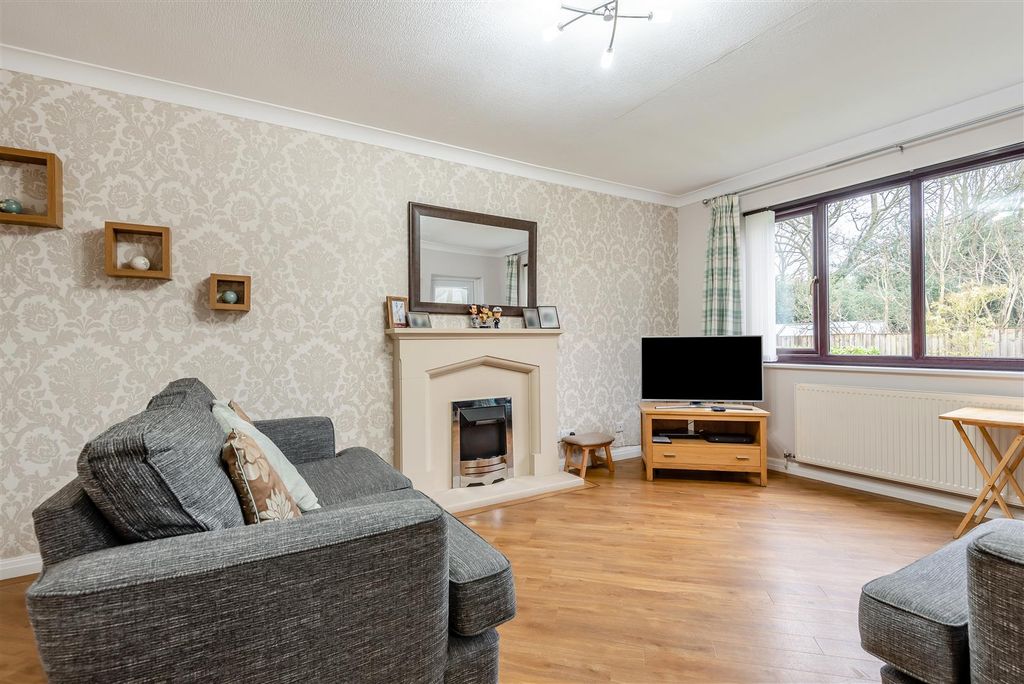 Property photo 2 of 17 8678774-Interior19.Jpg
