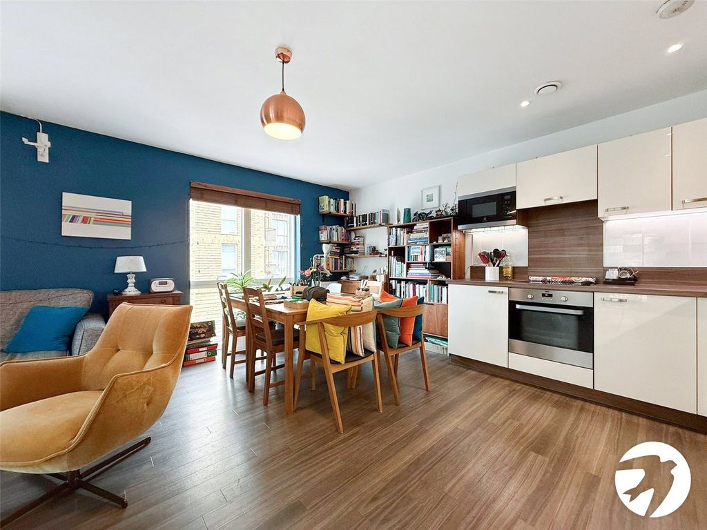 Property photo 2 of 12 Kitchen / Lounge