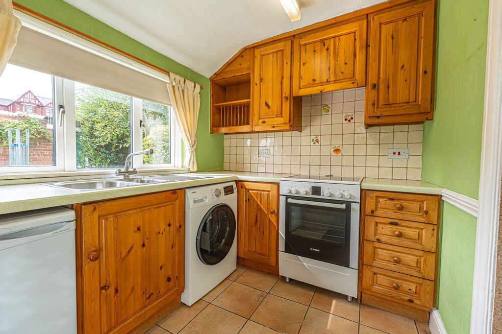 Property photo 2 of 42