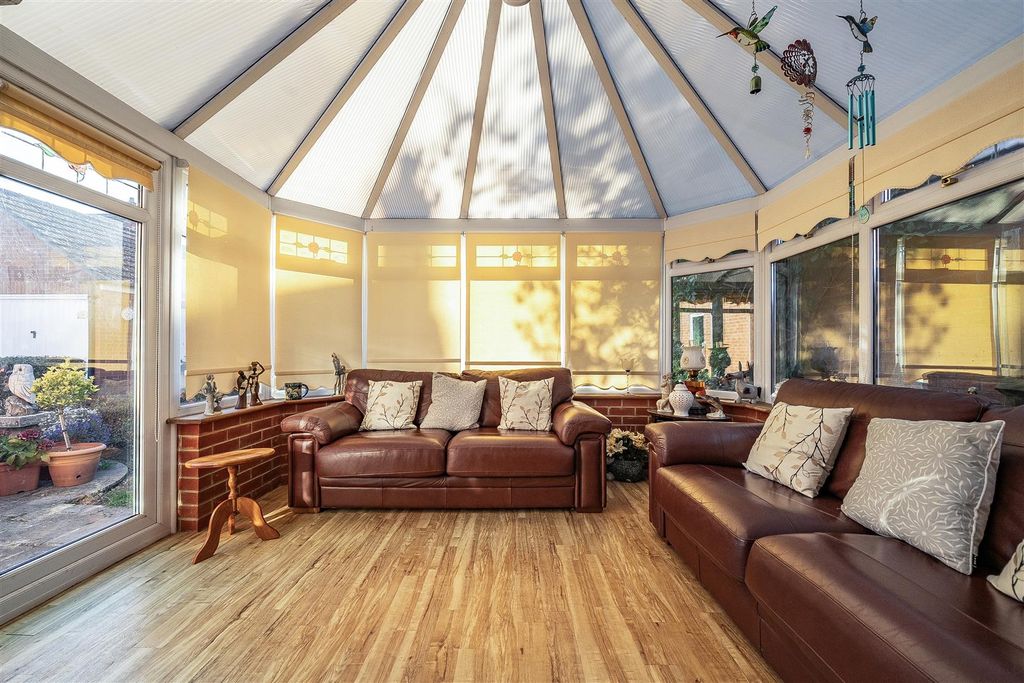 Property photo 3 of 21 1347960-2-68d567847818E.Jpg