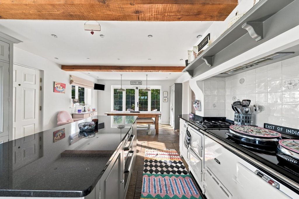 Property photo 3 of 35 Kitchen