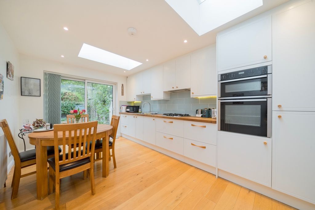 Property photo 2 of 11 Picture No. 25