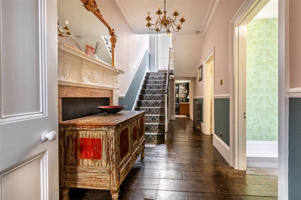 Additional image 6 of 5 bed detached house to rentLansdowne Square, Hove BN3