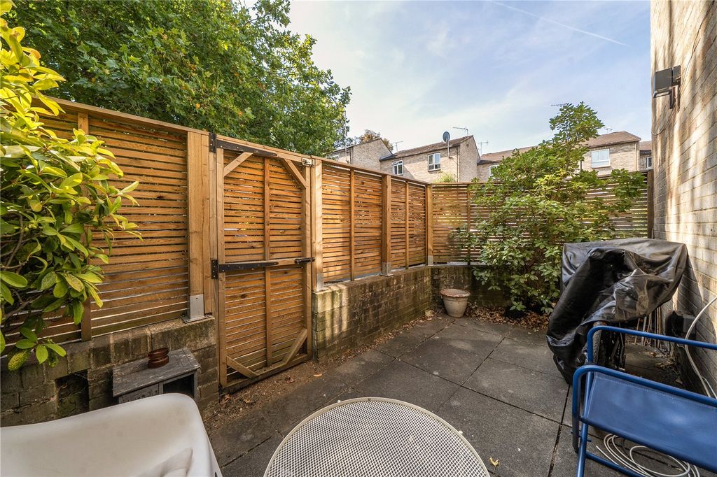 Property photo 2 of 17 Picture No. 05