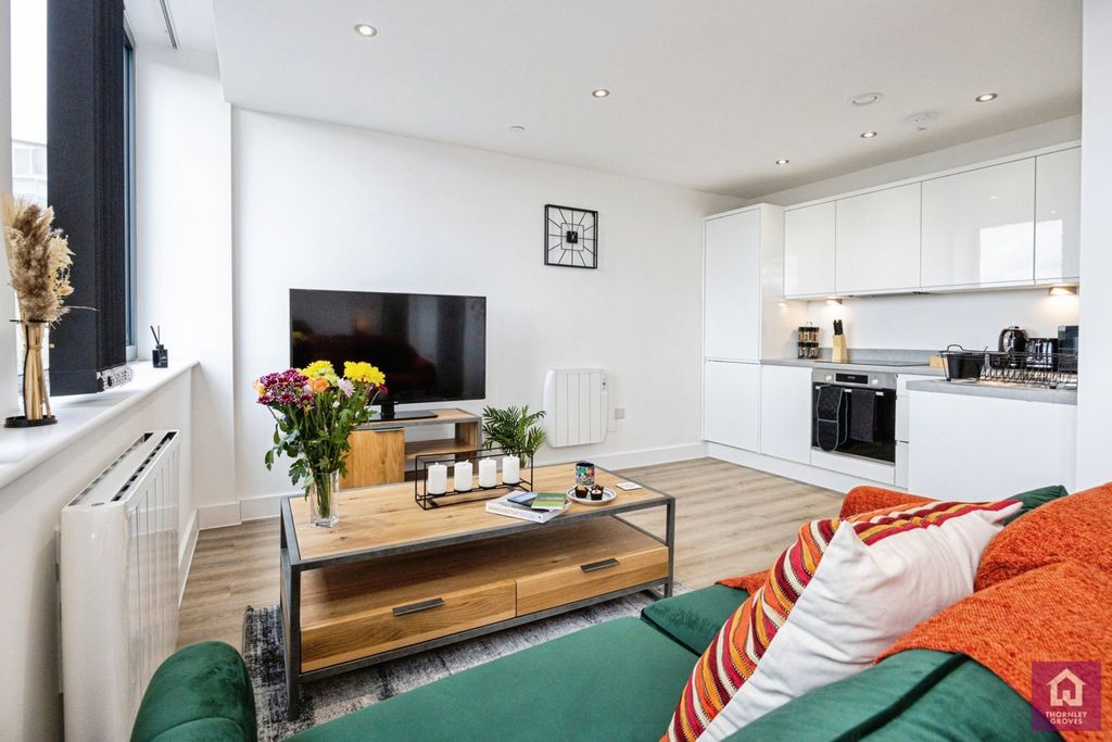 Property photo 3 of 18 Pbox-Img.Jpg