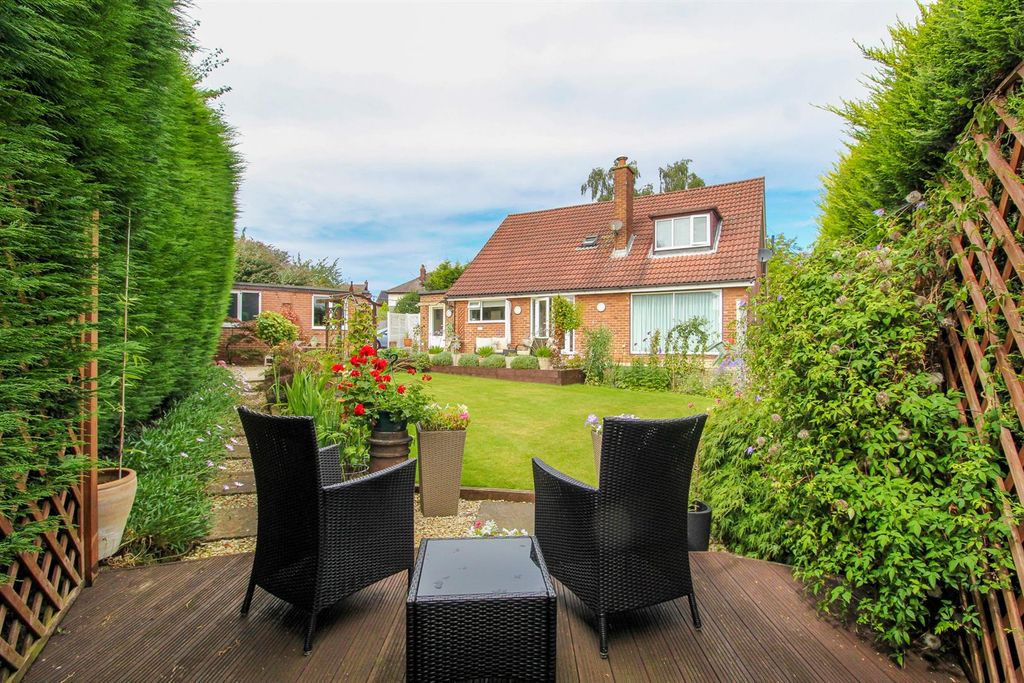 Property photo 1 of 18 Outside