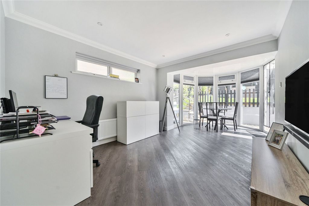 Property photo 3 of 25 Picture No. 22