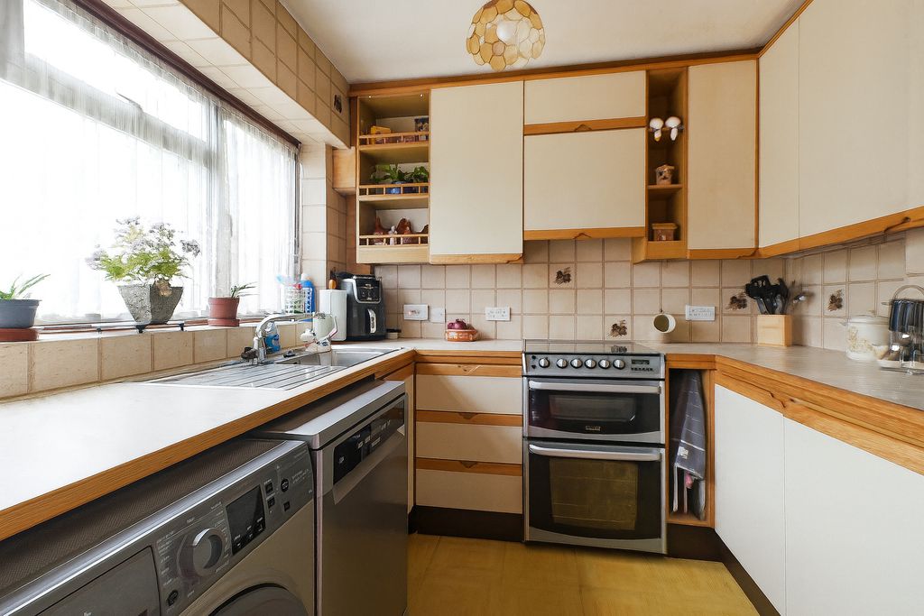 Property photo 3 of 16