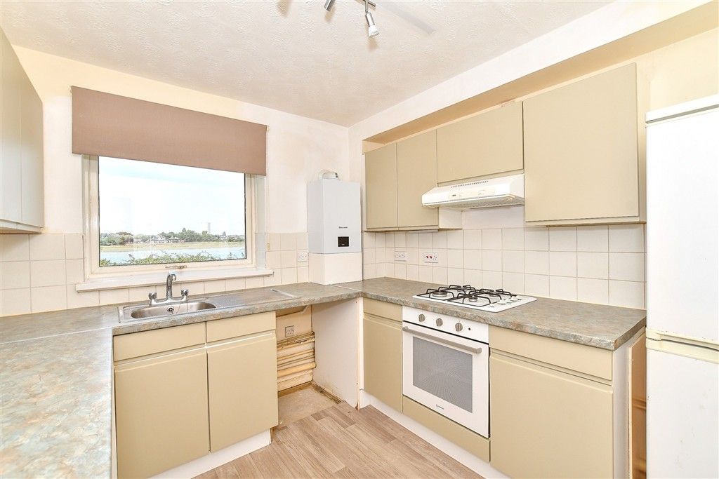 Property photo 1 of 11 Kitchen