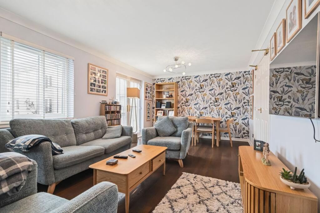 Property photo 2 of 20 Dining Lounge