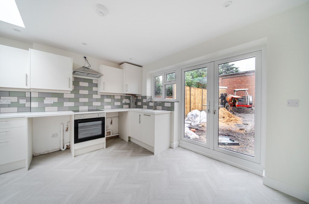 Property photo 2 of 12 1520242-8-1A080d7...