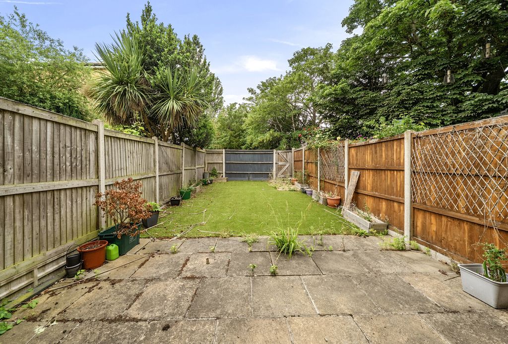 Property photo 3 of 22 1481195-15-6A3400...