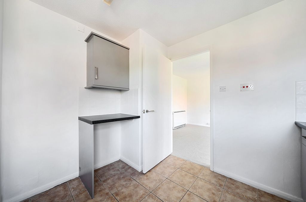 Property photo 3 of 13 Kitchen