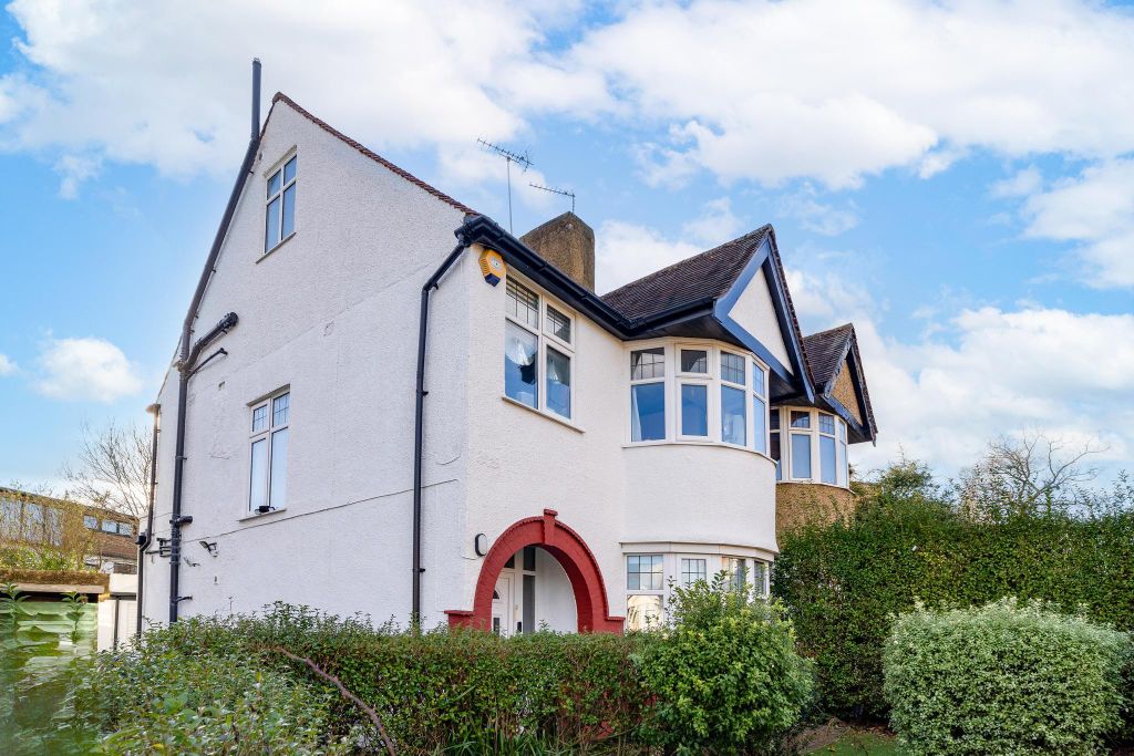 Property photo 2 of 19