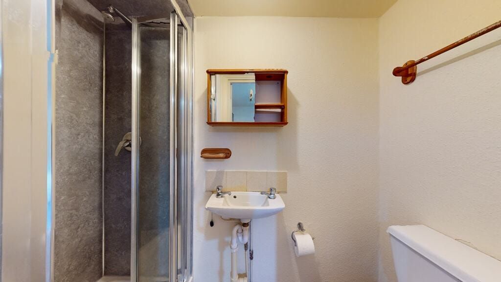 Property photo 3 of 5