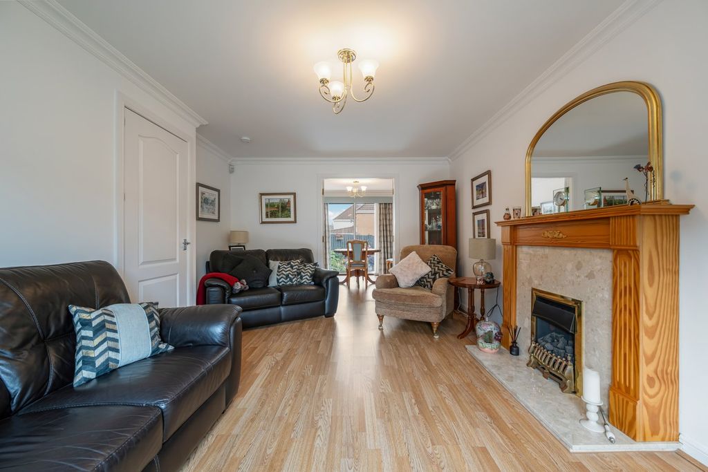 Property photo 2 of 39