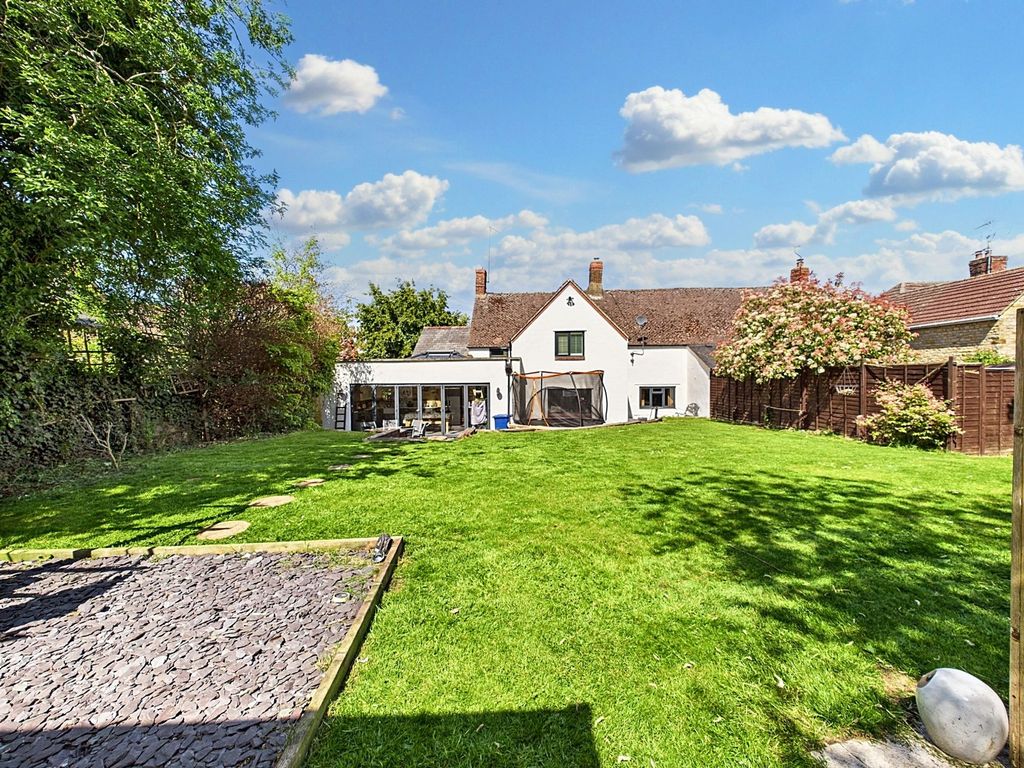 Property photo 2 of 37