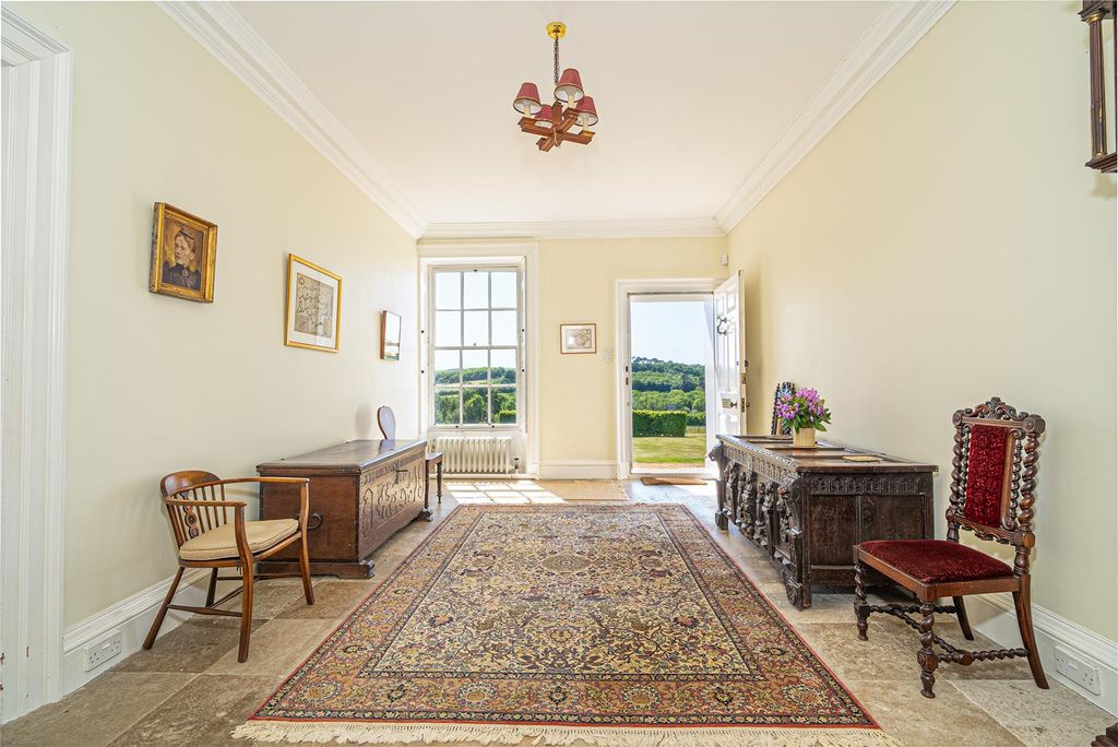 Property photo 3 of 41 Entrance Hall