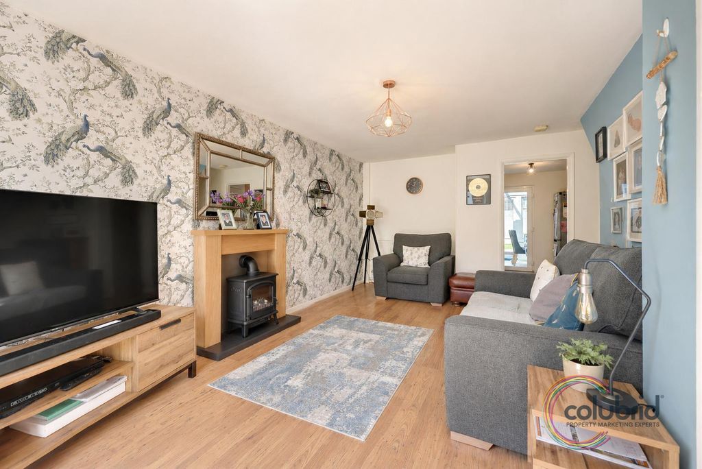 Property photo 2 of 18