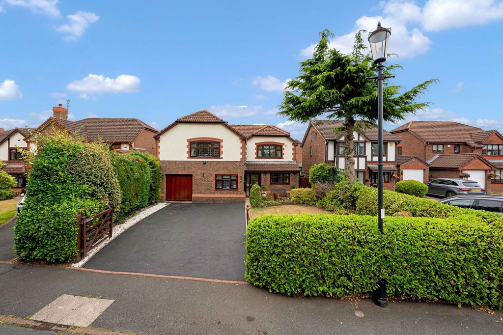 Property photo 1 of 33
