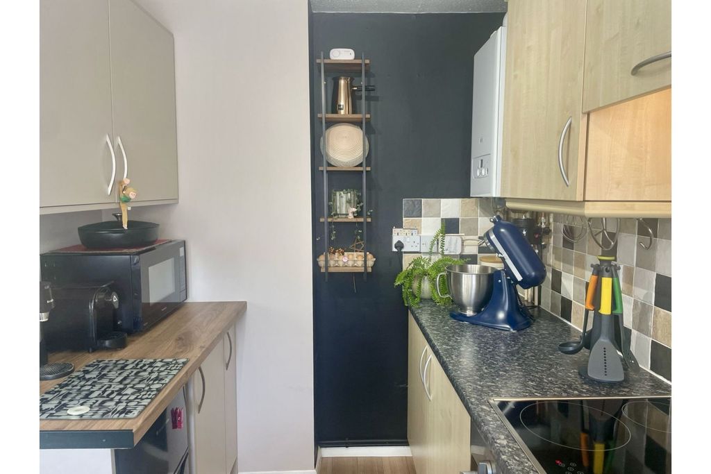 Property photo 3 of 13 Kitchen