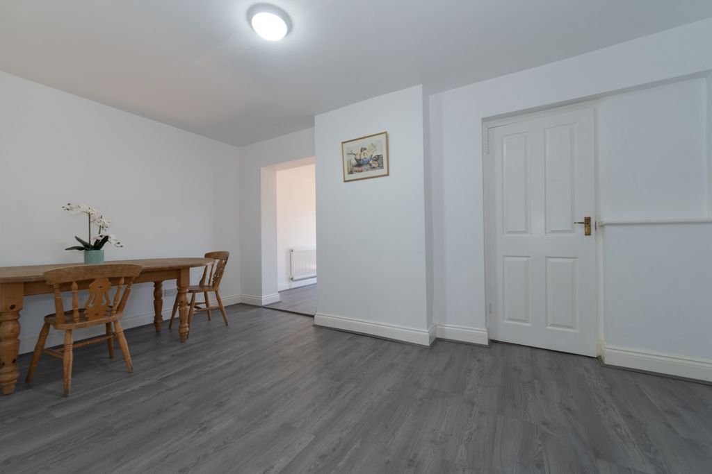 Property photo 3 of 13 Photo 17
