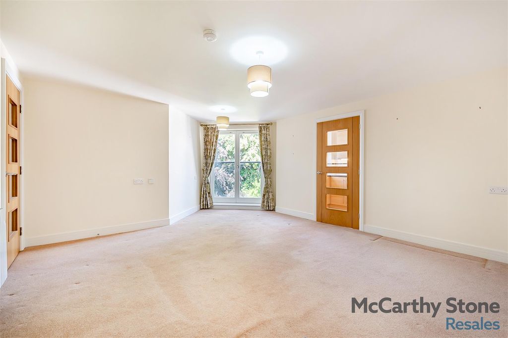 Property photo 3 of 33 8650627-Interior12.Jpg