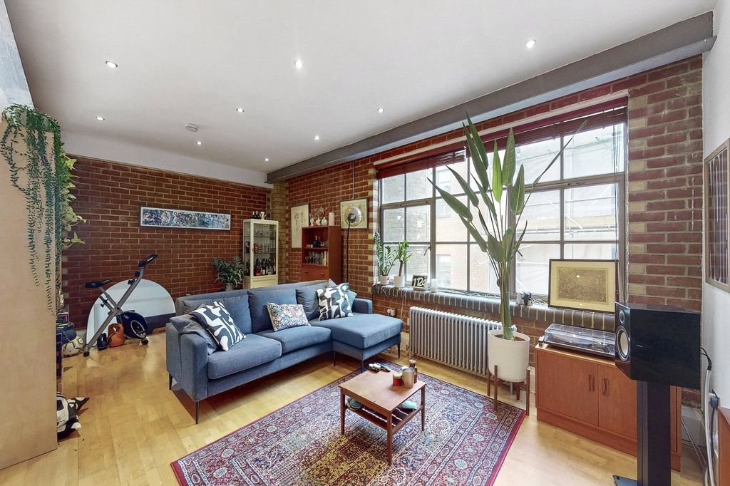 Property photo 3 of 14 Picture No. 01