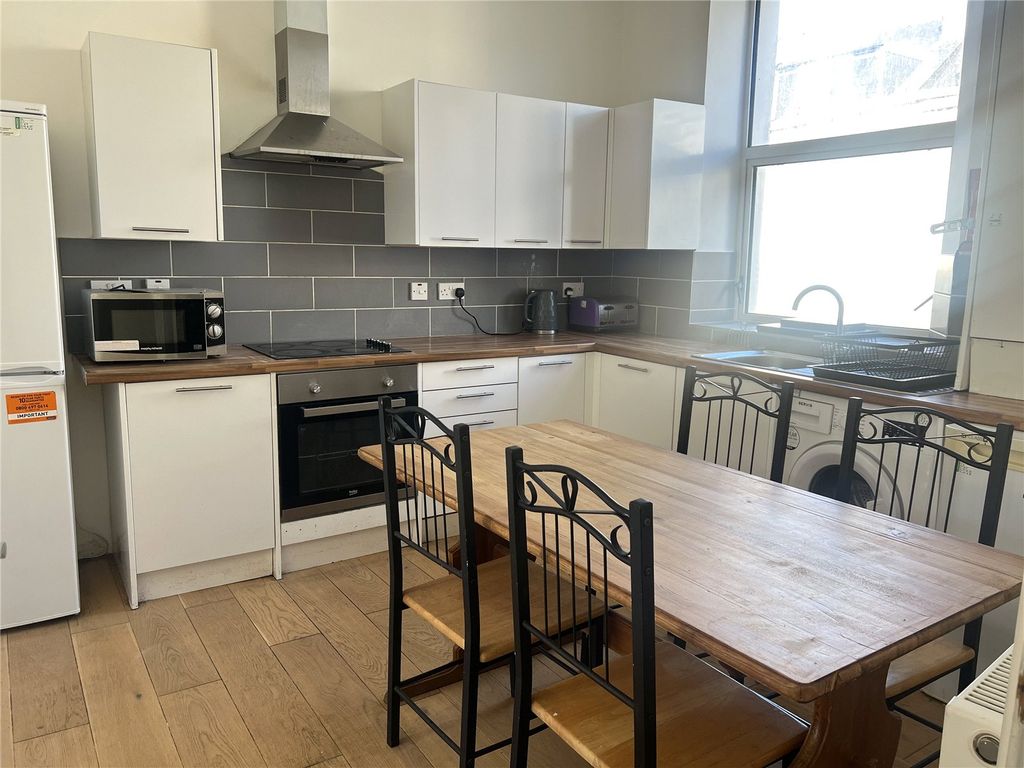 Property photo 2 of 19 Picture No. 33