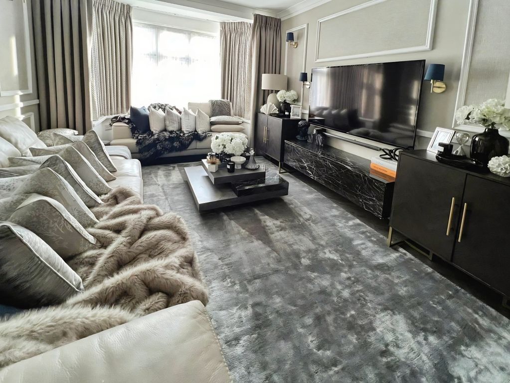 Property photo 2 of 20 B