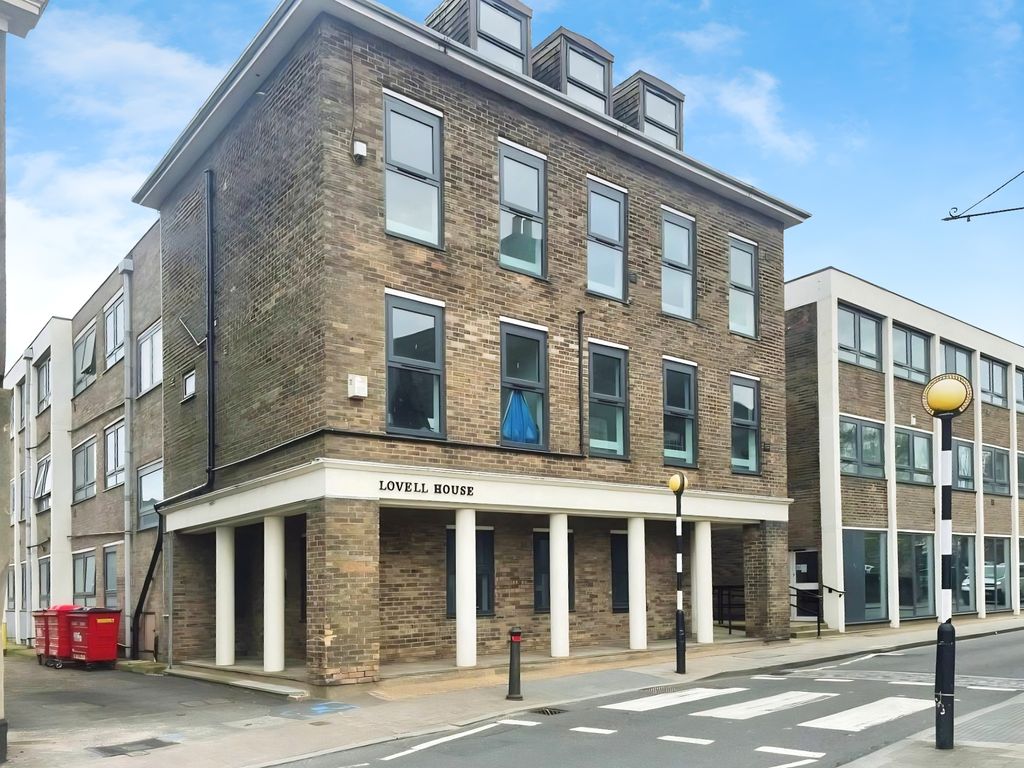 Property photo 3 of 4