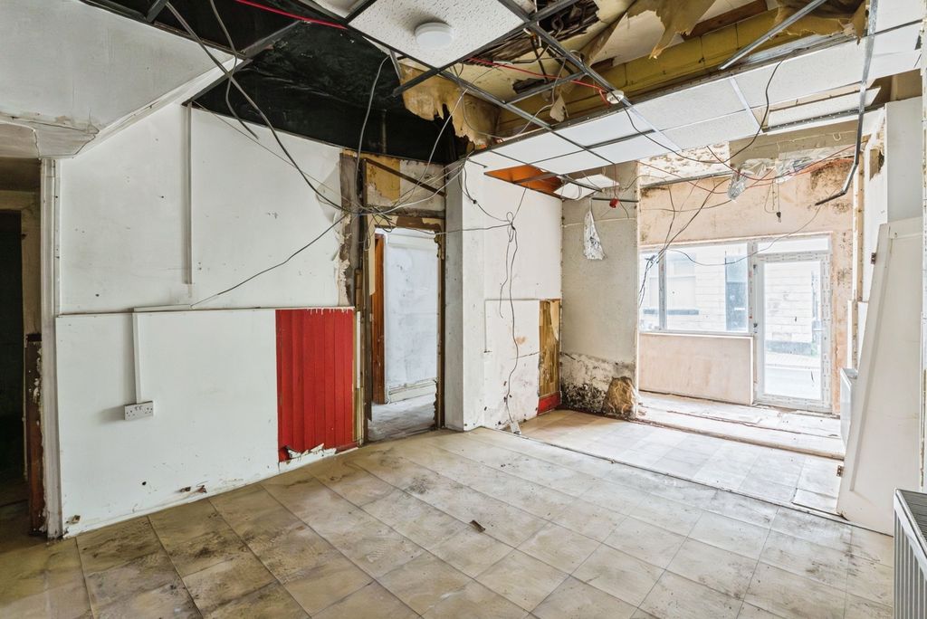 Property photo 3 of 12 Pbox-Img.Jpg