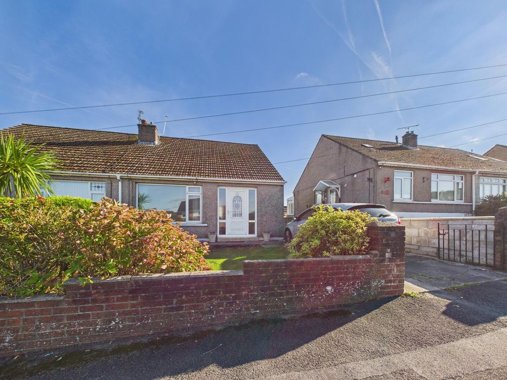 Property photo 1 of 15 Front (Exterior)