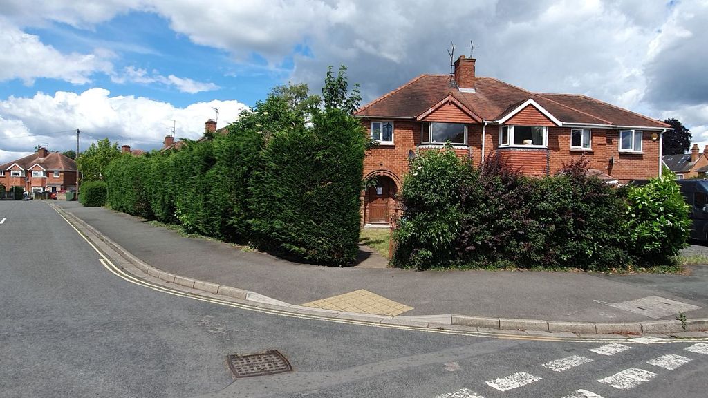 Property photo 2 of 32