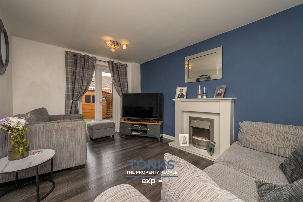Property photo 2 of 19