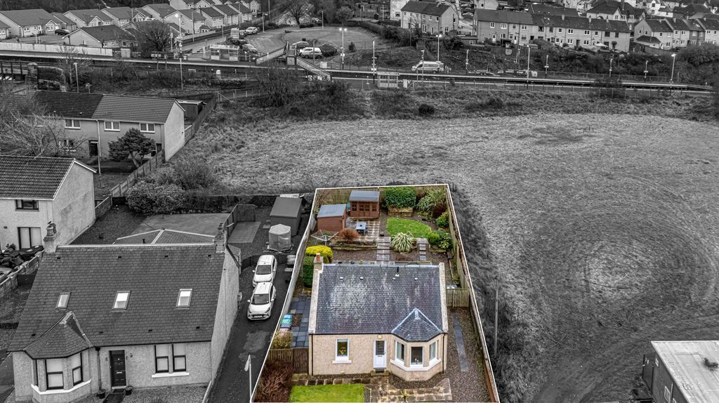 Property photo 2 of 25