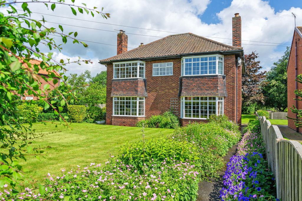 Property photo 2 of 25 Front