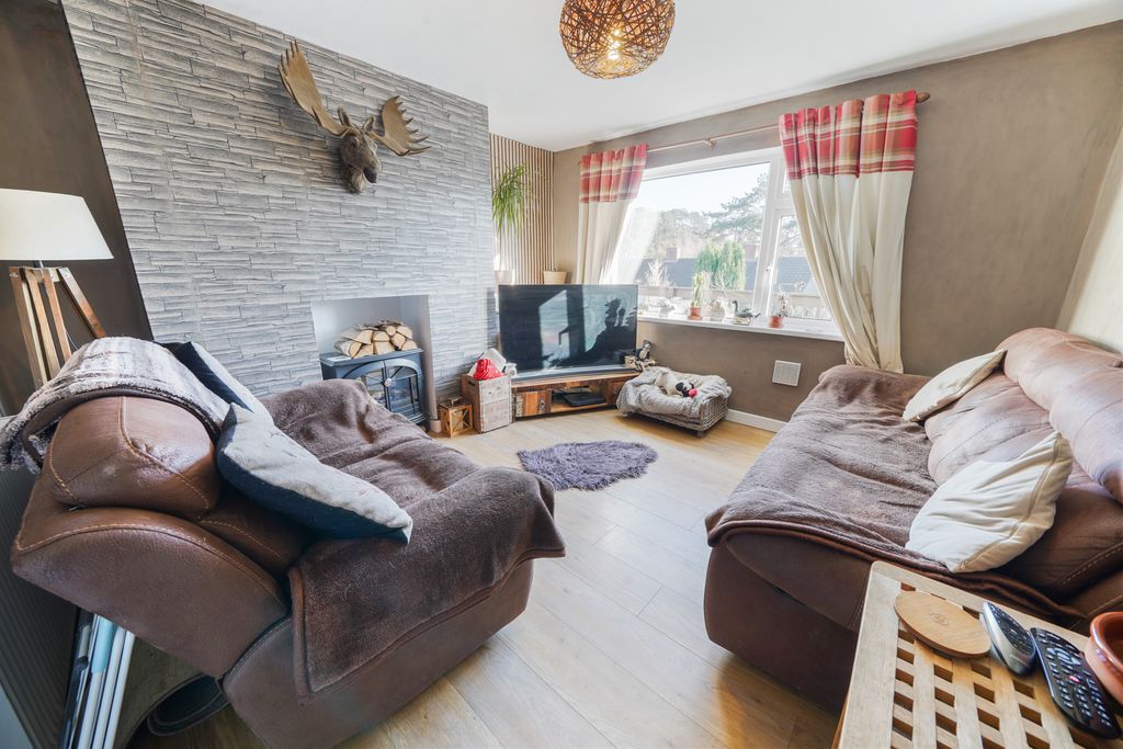 Property photo 3 of 20 4