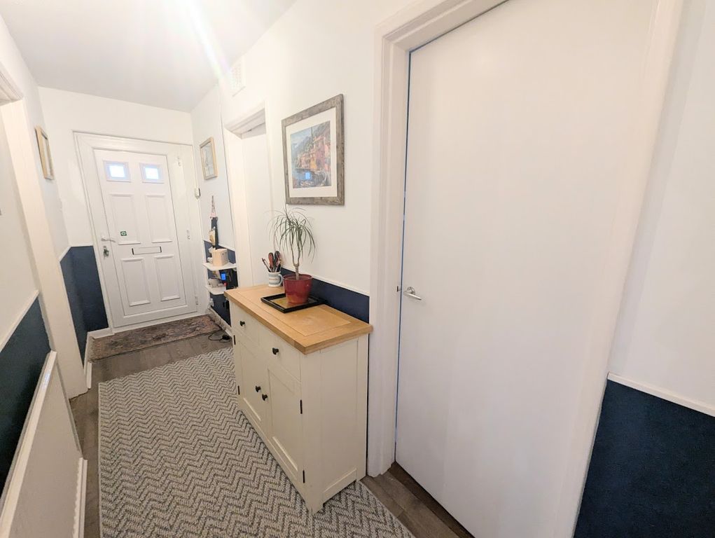 Property photo 2 of 25