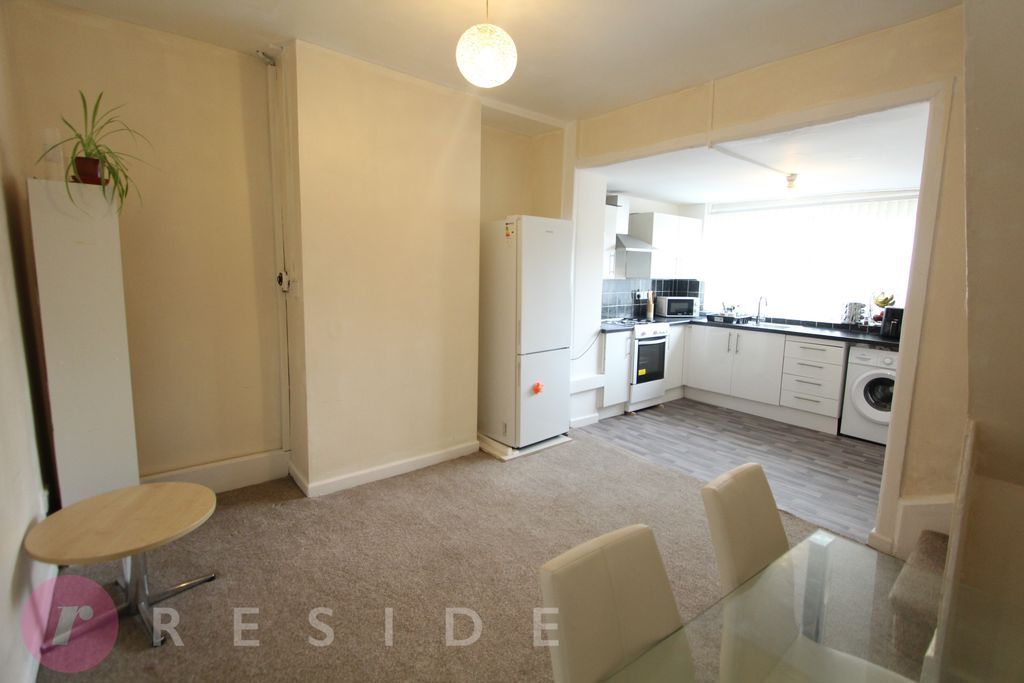 Property photo 3 of 13 Dining Room / Kitchen
