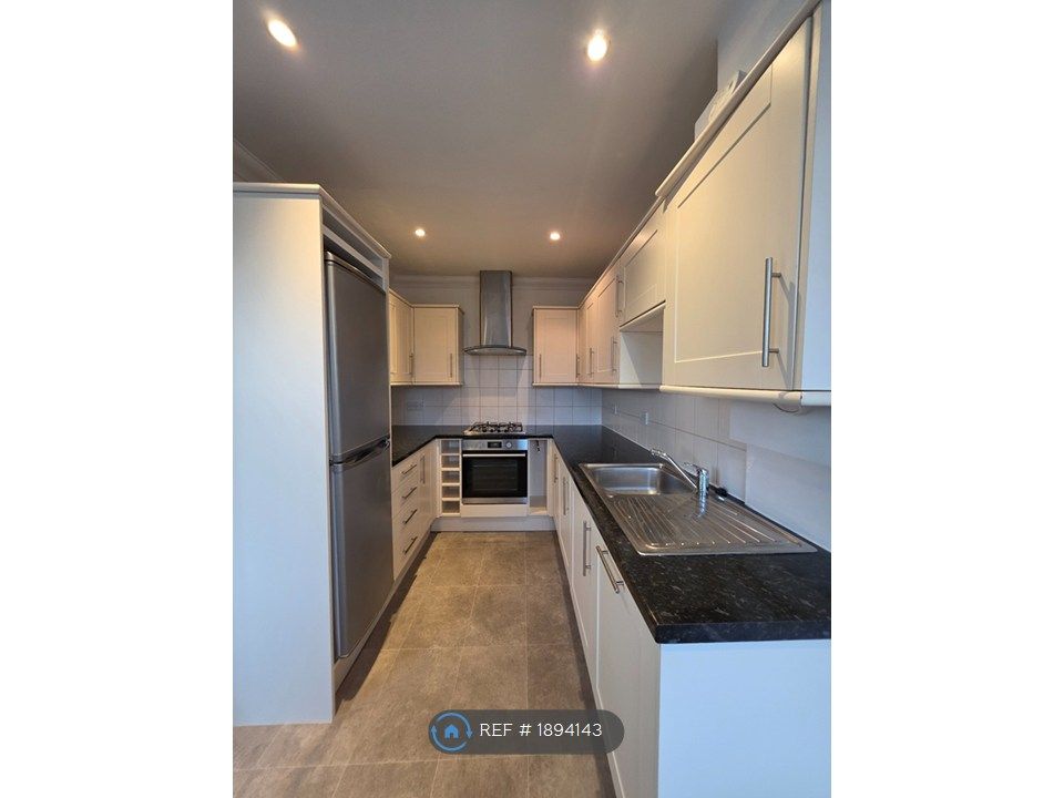 Property photo 1 of 7 Kitchen