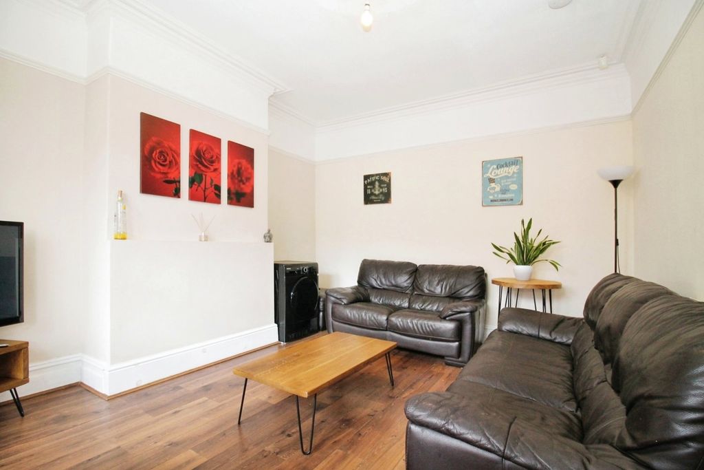 Property photo 3 of 8 Picture No. 04