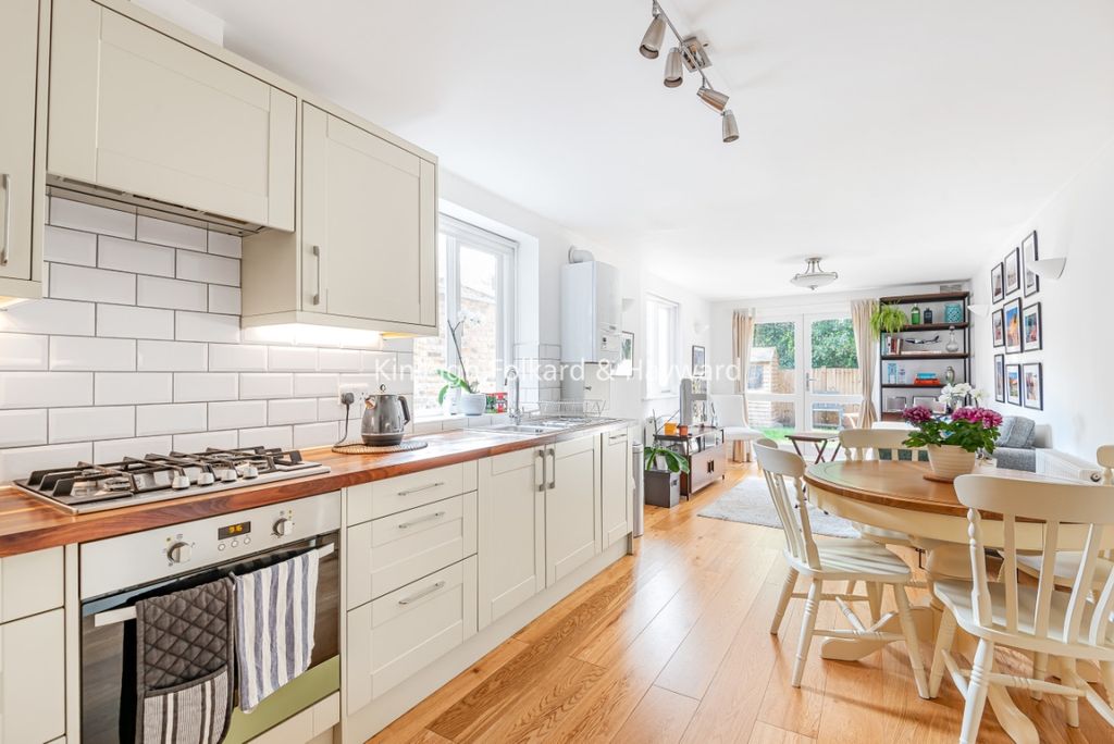 Property photo 1 of 11 B3858498-14Df-4Cb5-9